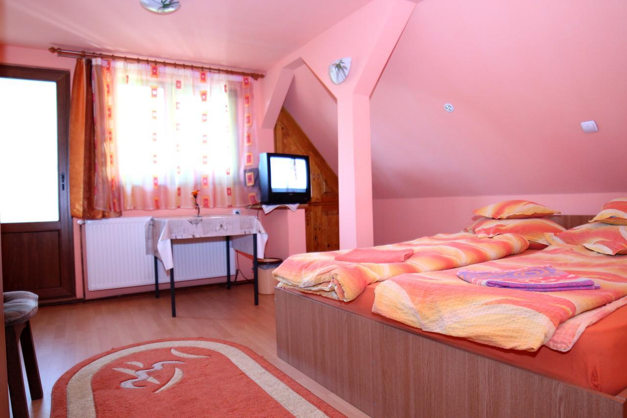 Hotel Csergő Ildikó vendégház Lăzarea Esterno foto