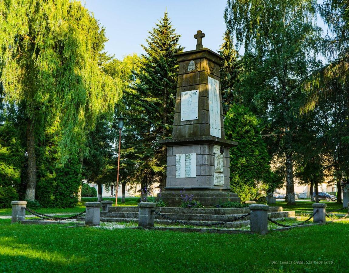 Hotel Csergő Ildikó vendégház Lăzarea Esterno foto