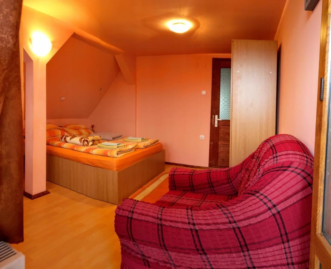 Hotel Csergő Ildikó vendégház Lăzarea Esterno foto