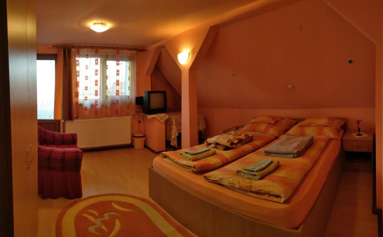 Hotel Csergő Ildikó vendégház Lăzarea Esterno foto
